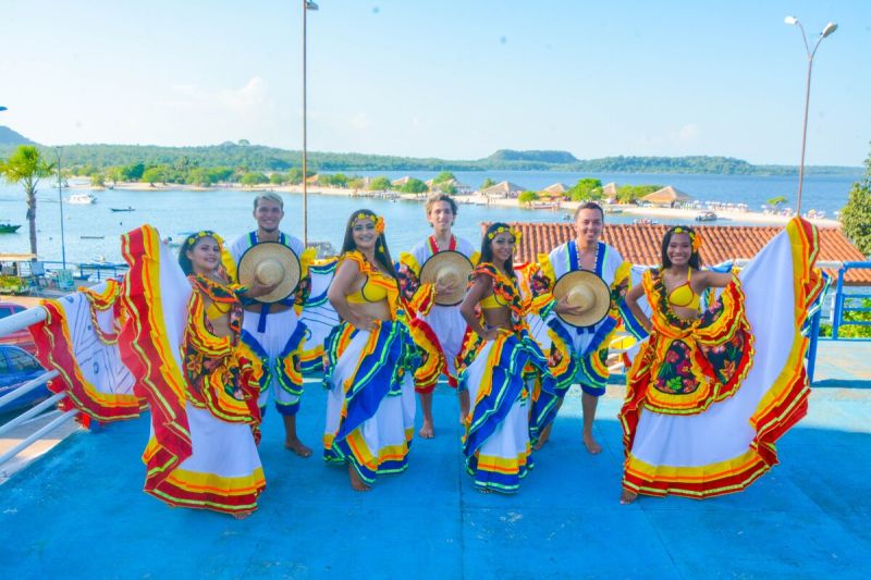 Arquivo:Grupo Conquista de Carimbó.jpg
